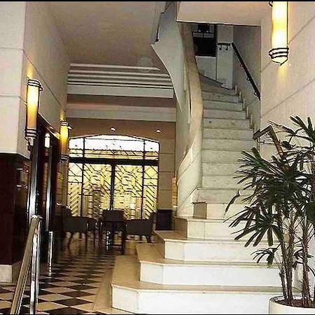 Residencial com serviços 45 metros decorado com sala, suíte e cozinha na quadra da praia de Copacabana Rio de Janeiro Exterior foto