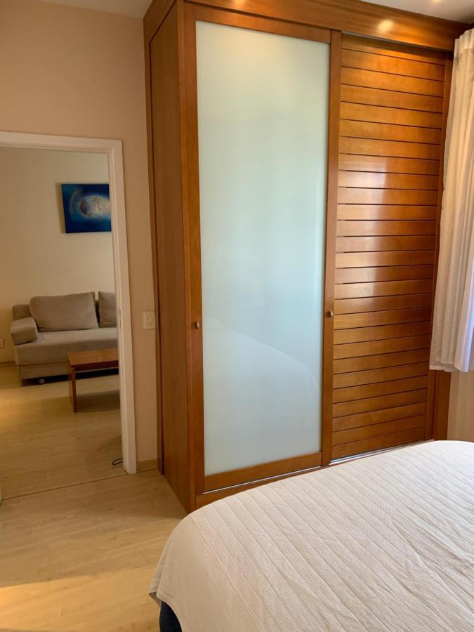 Residencial com serviços 45 metros decorado com sala, suíte e cozinha na quadra da praia de Copacabana Rio de Janeiro Exterior foto