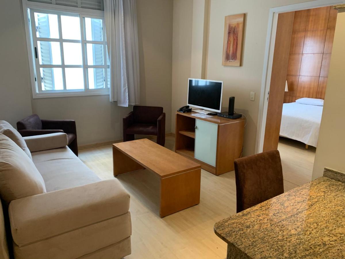 Residencial com serviços 45 metros decorado com sala, suíte e cozinha na quadra da praia de Copacabana Rio de Janeiro Exterior foto