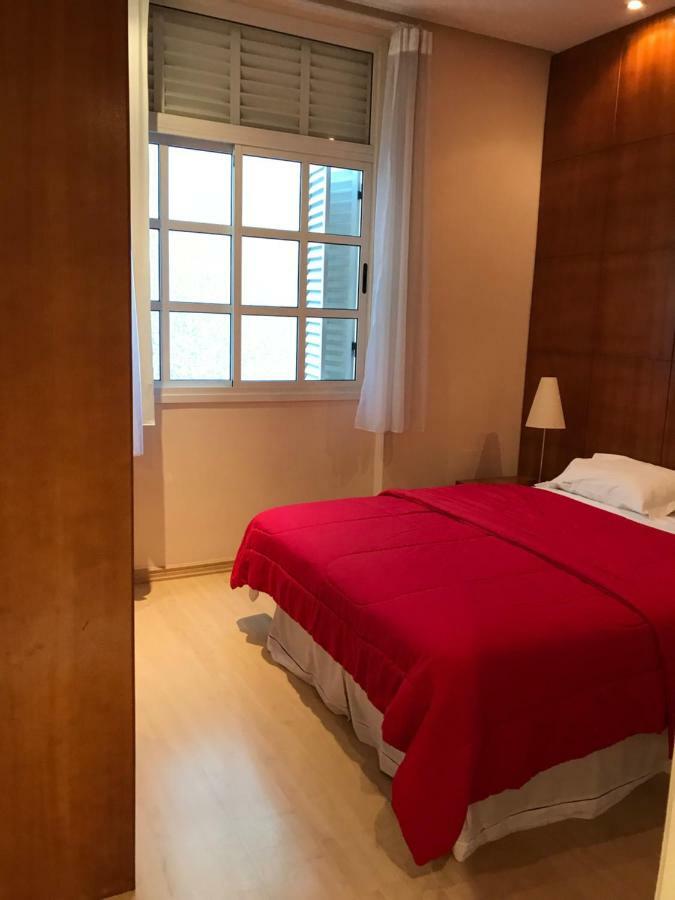 Residencial com serviços 45 metros decorado com sala, suíte e cozinha na quadra da praia de Copacabana Rio de Janeiro Exterior foto