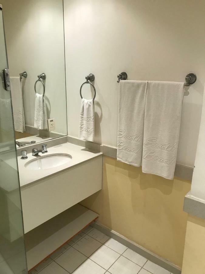 Residencial com serviços 45 metros decorado com sala, suíte e cozinha na quadra da praia de Copacabana Rio de Janeiro Exterior foto