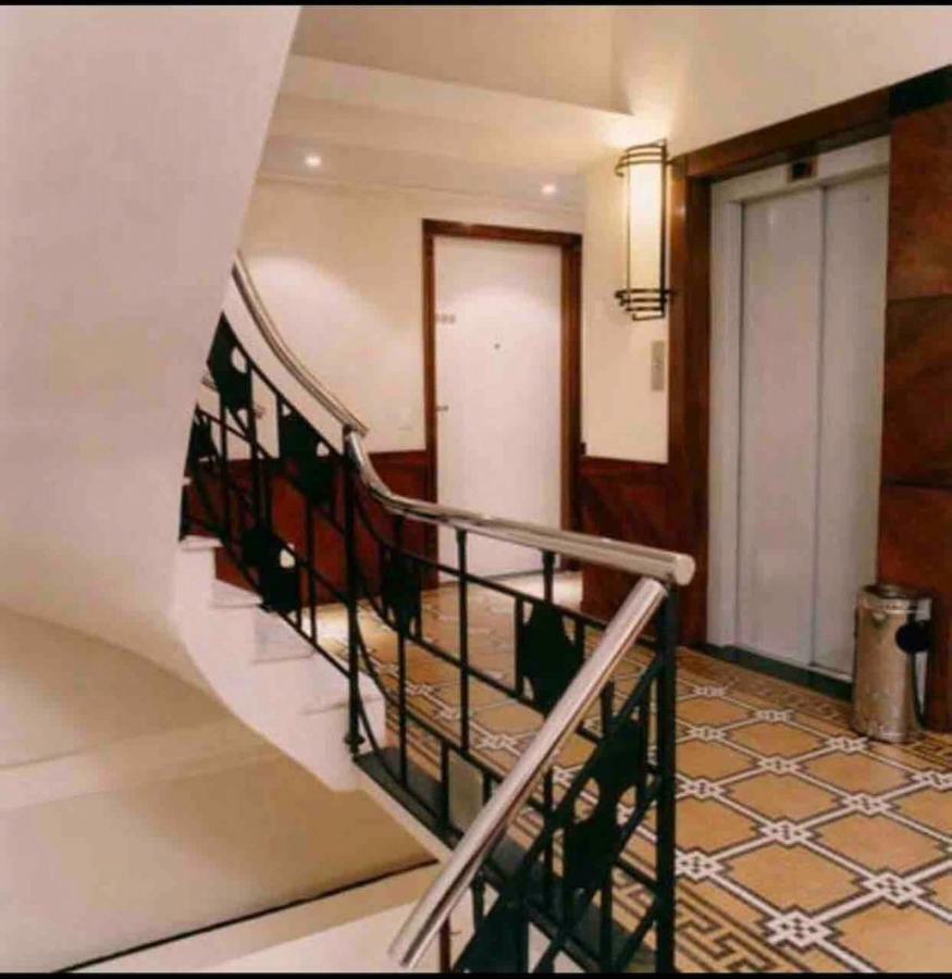 Residencial com serviços 45 metros decorado com sala, suíte e cozinha na quadra da praia de Copacabana Rio de Janeiro Exterior foto